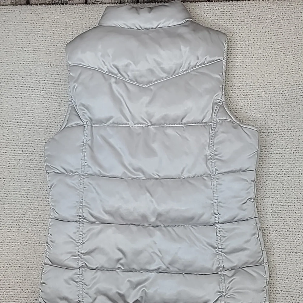 Old Navy Kids Full Zip Quilted Puffer Fleece Lined Vest Jacket in Silver/Gray